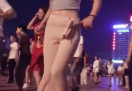 跳广场舞走秀的小姐姐,广场舞小姐姐们的时尚走秀风采